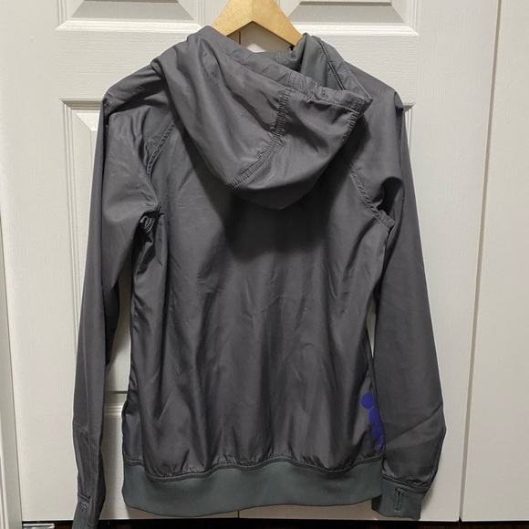 Bench Raincoat - Picture 2 of 4